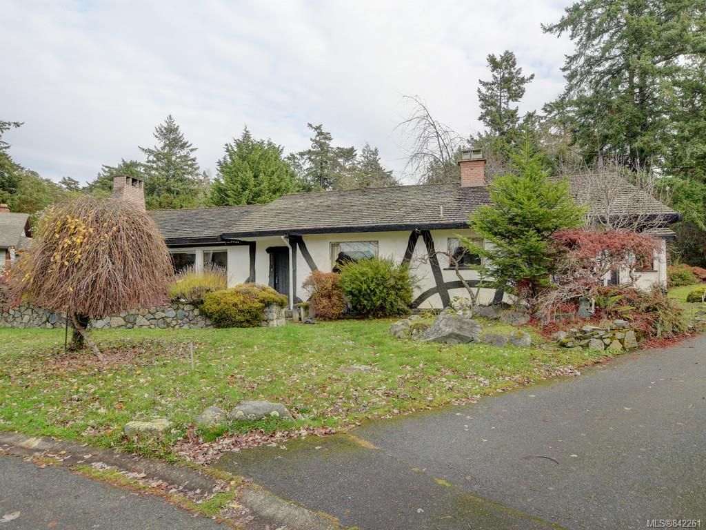 I have sold a property at 3959 Burchett Pl in Saanich
